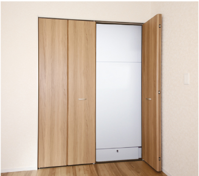 ダクト換気システムがクロセットにあります